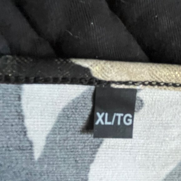 flutter sleeve print top by rapzwear TAGS ON - Picture 3 of 7